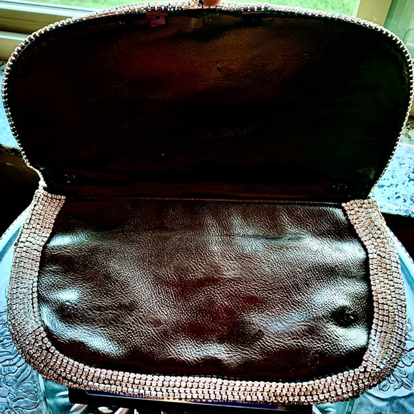 Gorgeous rhinestone pumps 
fully encrusted with matching purse. - size 8 1/2 - Picture 13 of 16